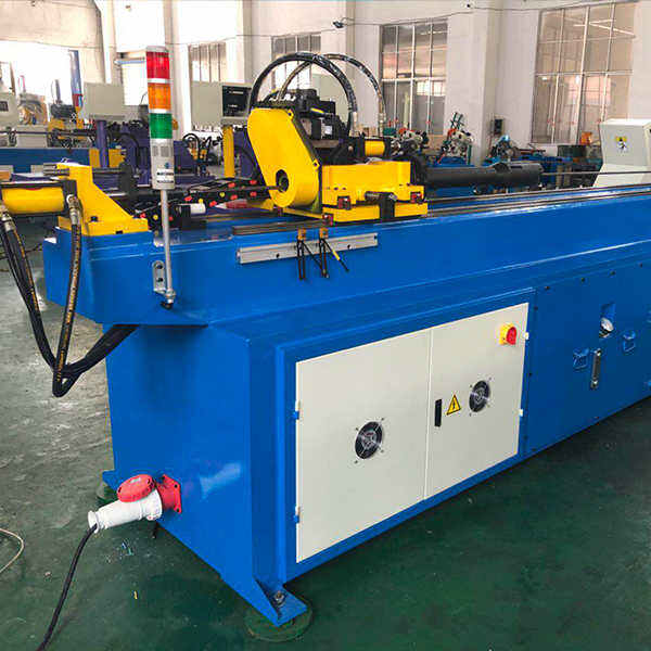 The 3 inch pipe bender's versatile features.