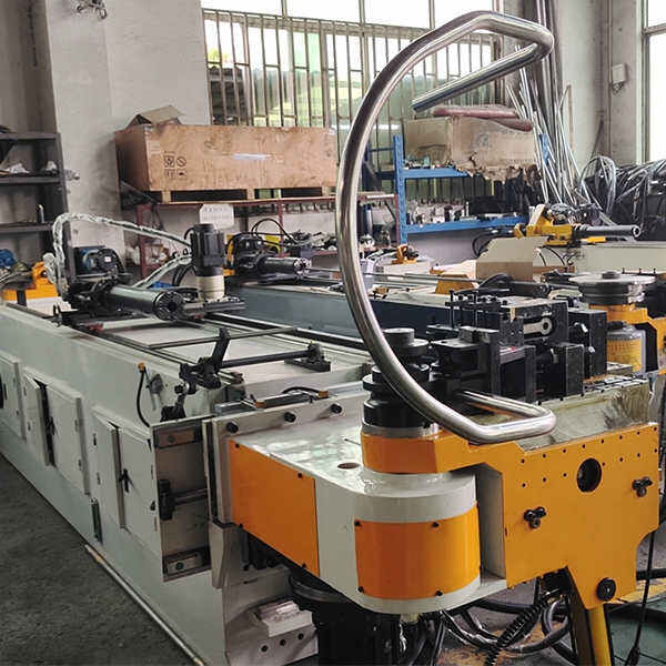 A reliable and versatile tool for your pipe bending needs