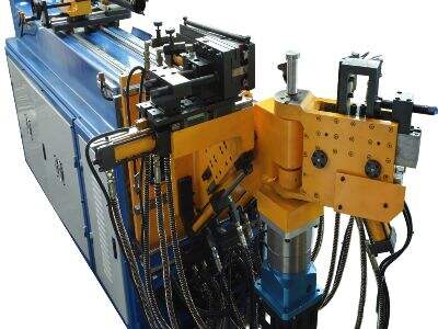 Baoruimachines 기계를 사용하여 자동차 터보차저 파이프는 어떻게 성형되는가