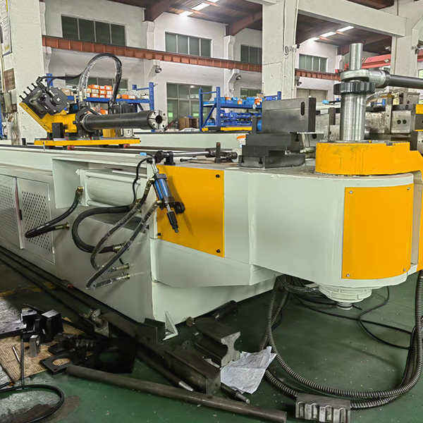 Sự quan trọng của việc sửa chữa ống xả bị cong để cải thiện hiệu suất tiêu thụ nhiên liệu