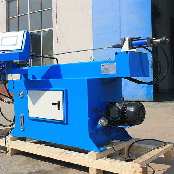 Maximize productivity and efficiency with this top-rated pipe bending tool.