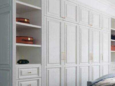 洗練されたエレガンス：現代住宅におけるラグジュアリー・カスタムウォークインクローゼットの台頭