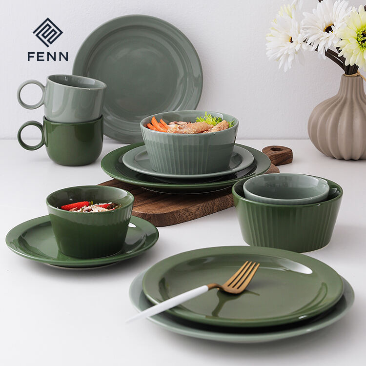 Wholesale Durable Porcelain Wedding Plate Dishes Glossy Green Glazed Ceramic Dinner Plates For Restaurant details