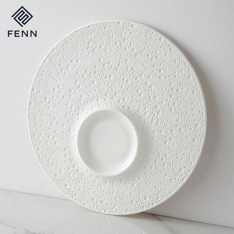 Unique Engraving Design Whole Sale Dinner Plates Dinnerware Hotel Restaurant White Glaze Salad Dessert Appetizer Plate manufacture