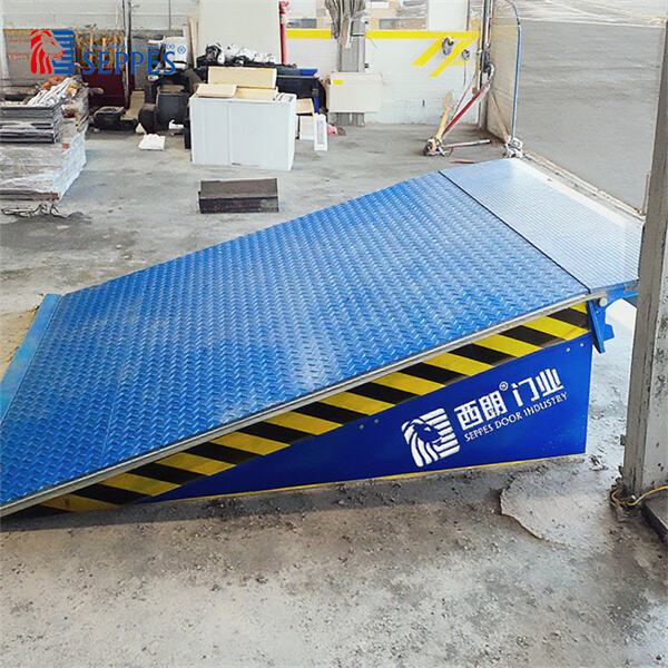 ما هي الميزات الرئيسية التي يجب البحث عنها في مُستوٍّ موثوق لحفرة التحميل؟