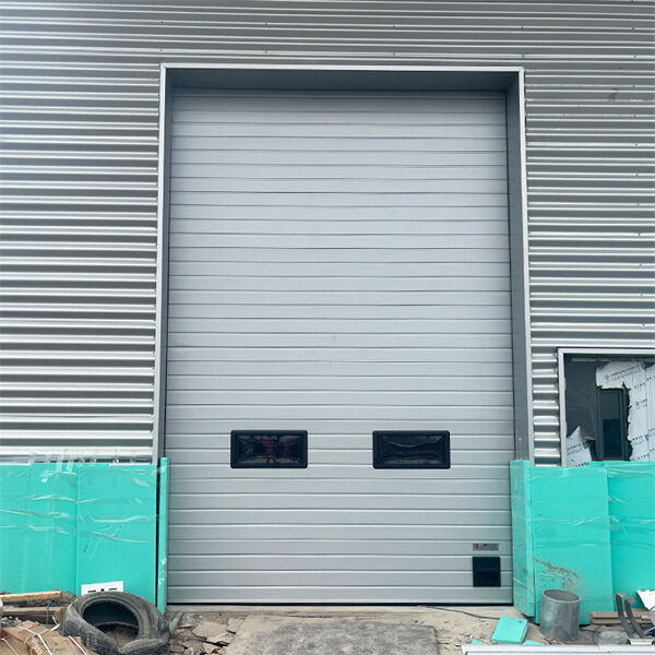 Prispôsobiteľné oceleové sekčné dvere, ktoré sa hodia do ľubovoľného priestoru