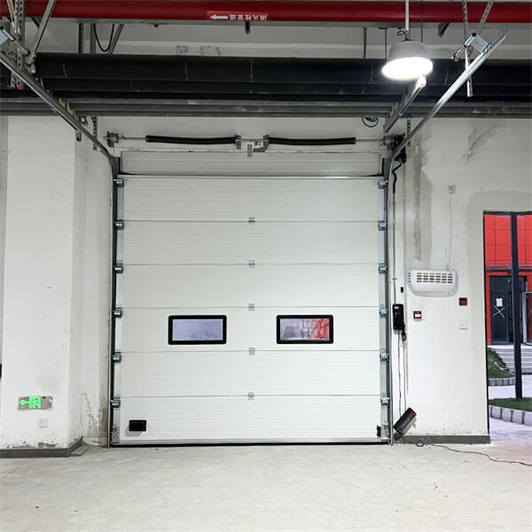 تحتاج أبواب الألمنيوم القسمية إلى صيانة قليلة، مما يجعلها خيارًا اقتصاديًا لمالكي المنازل.