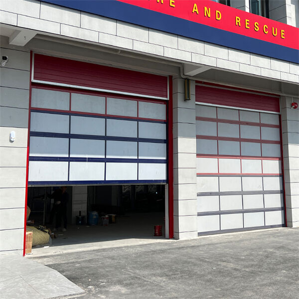 Trvanlivosť a štýl sa stretávajú v sklených sekcionálnych dverách