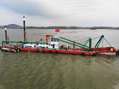 Hydraulic vs. Mechanical Dredge Systems: Operational Insights