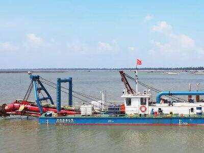What Determines the Output Capacity of a Sand Dredger Ship