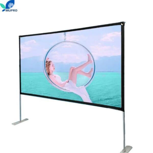 Potencia tus reuniones al aire libre con un proyector vibrante y pantalla para juegos y películas.
