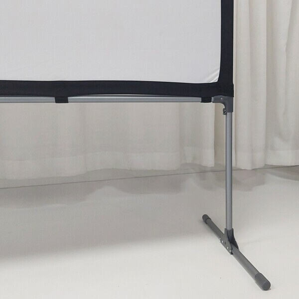 Get the Best Picture Quality Possible with a Motorized Outdoor Projector Screen