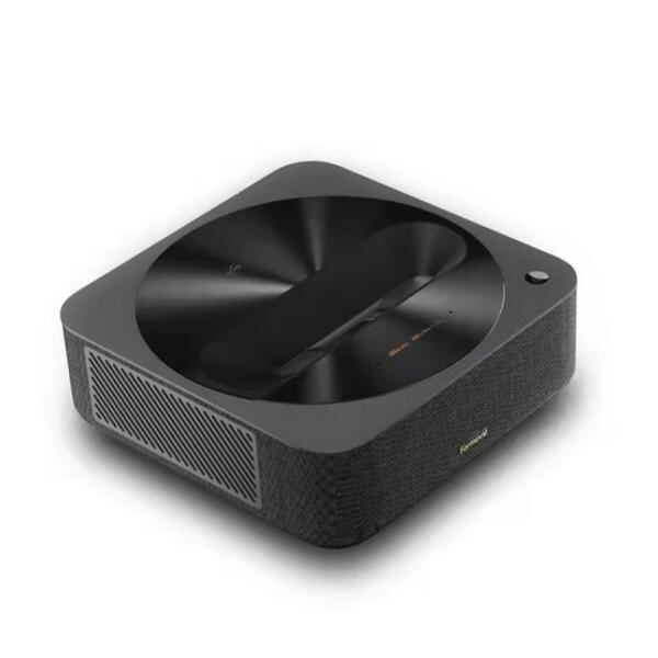 超短焦点プロジェクタと専用スクリーンの利便性と多機能性でホームエンターテインメントシステムをアップグレードしましょう。