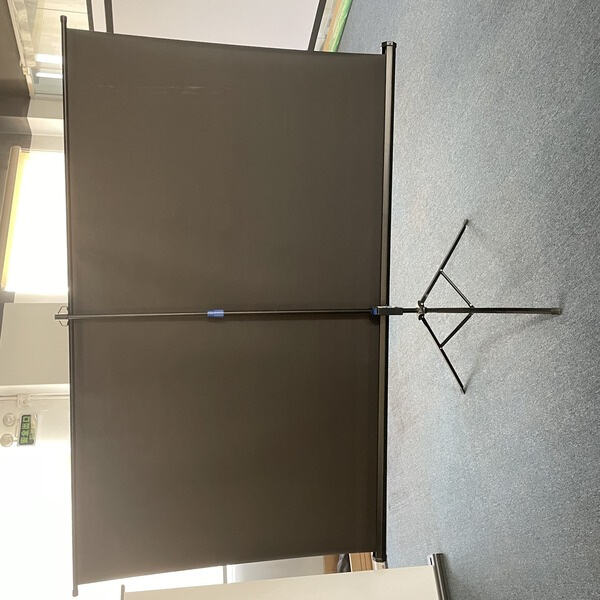 Say Goodbye to Bulky Projection Screens - The Lightweight Screen Solution