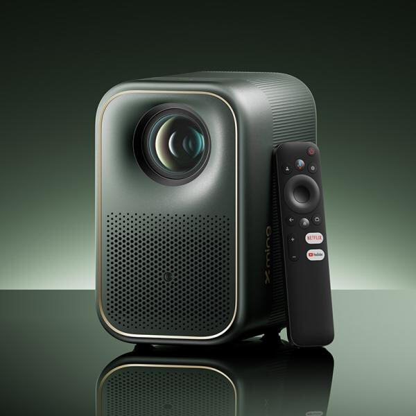 Experience Crisp, Clear Picture and Sound with an LCD Projector for Your Home