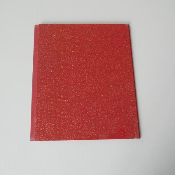 Eleve sus proyectos de diseño con nuestra amplia selección de colores, texturas y tamaños de paneles plásticos para paredes.