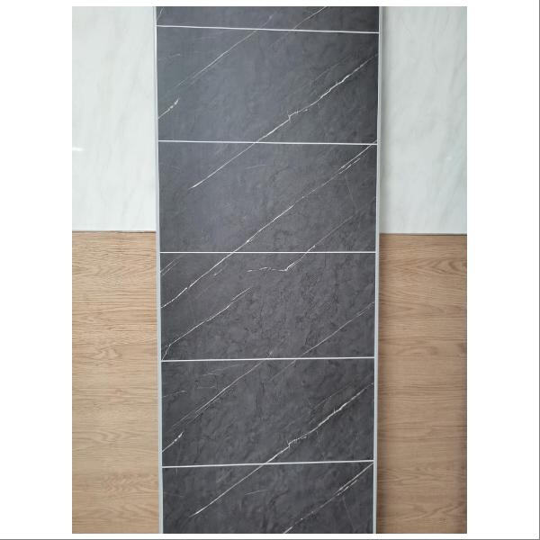 가정의 욕실에 아쿠아 패널을 적용하여 세련되고 모던한 분위기를 연출하세요