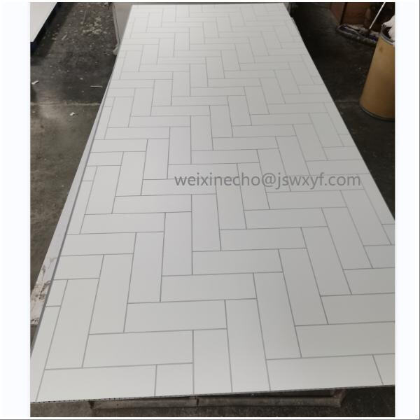 Transforme cualquier habitación con el elegante y moderno diseño de 1000x2400x10 mm