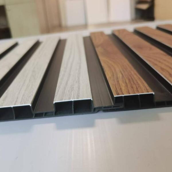 Attract more customers and increase sales with customizable slat board fixtures.