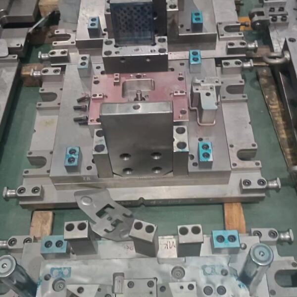 مزايا صناعة القوالب في السيارات