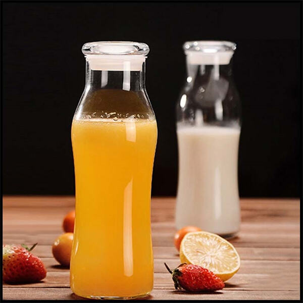 Smak på gott av hemlagad juice i vår återanvändbara dryckesflaska