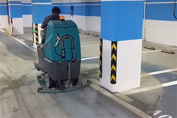 RD860N Commercial ride on floor scrubber machine cleaning machine with battery for warehouse.mp4