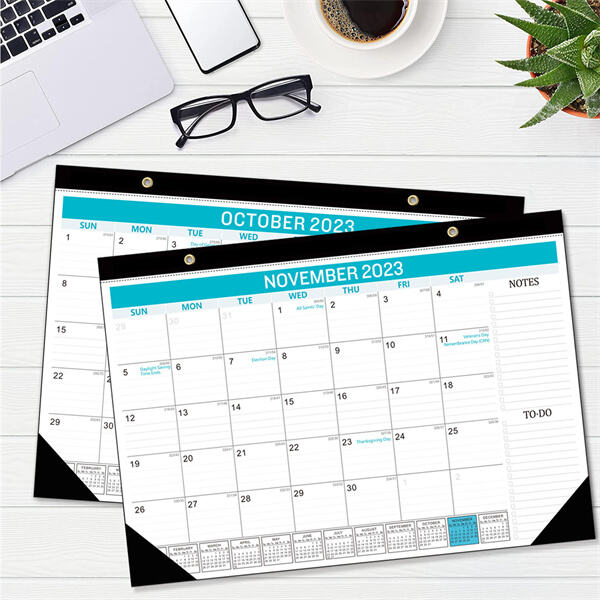 Make every day special with a customised desk calendar