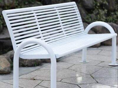Que faire lorsque votre banc de jardin en plastique commence à décolorer ?