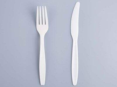 Biodegradable cutlery meets commercial composting standards for rapid decomposition