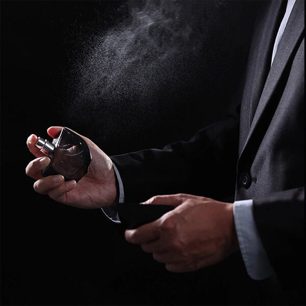 Tárja fel az vonzerő erejét férfi parfümmel