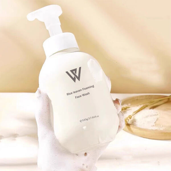 The key to healthy and glowing skin with our natural face wash