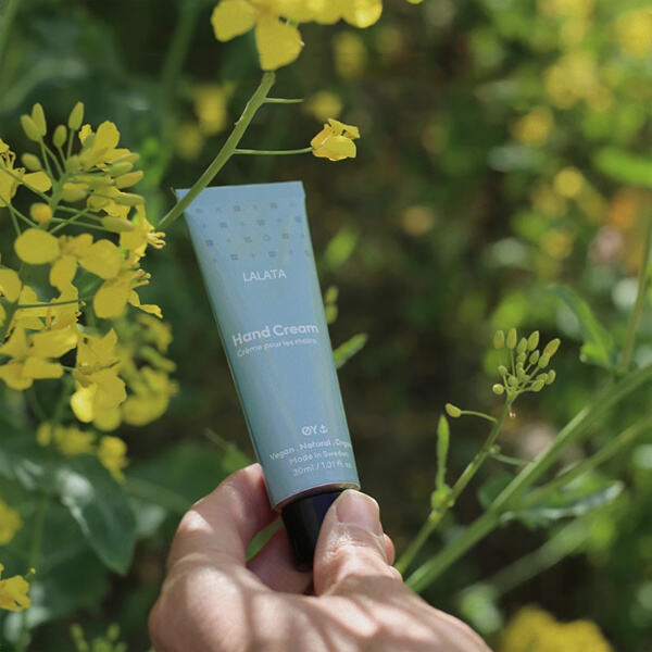 Táplálja és hidratálja bőrét a legkorszerűbb kézkrém formulával.