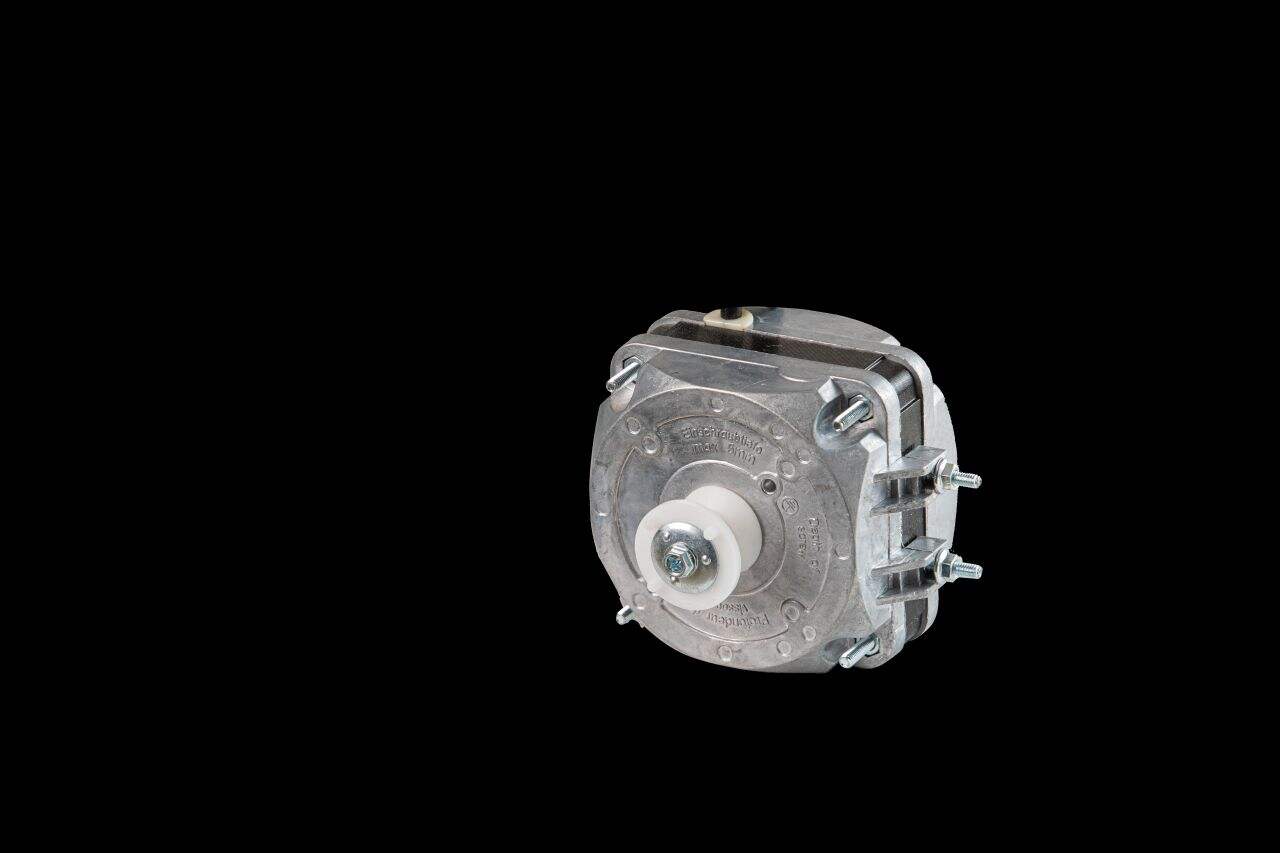 Untersuchung der Komponenten und des Betriebs eines Schattierungsring-Asynchronmotors