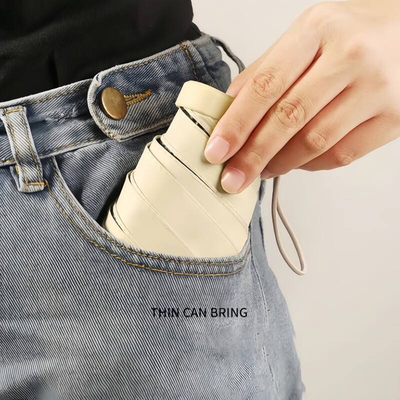 Spielt bei jedem Wetter mit einem hochwertigen Golfschirm