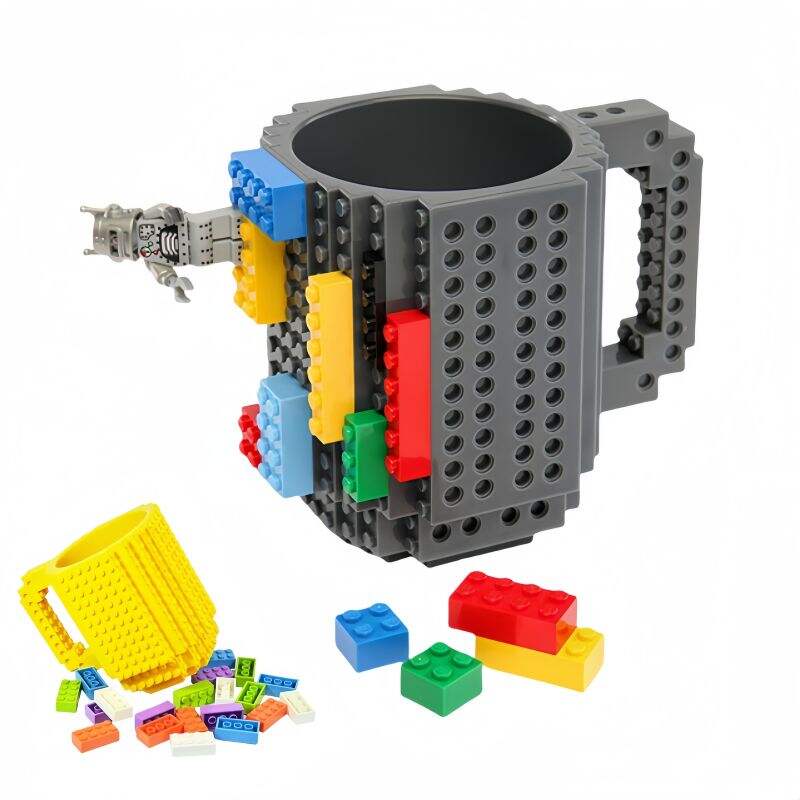 Bleiben Sie unterwegs gut hydratiert mit einem Edelstahl-Vakuumschlauch.