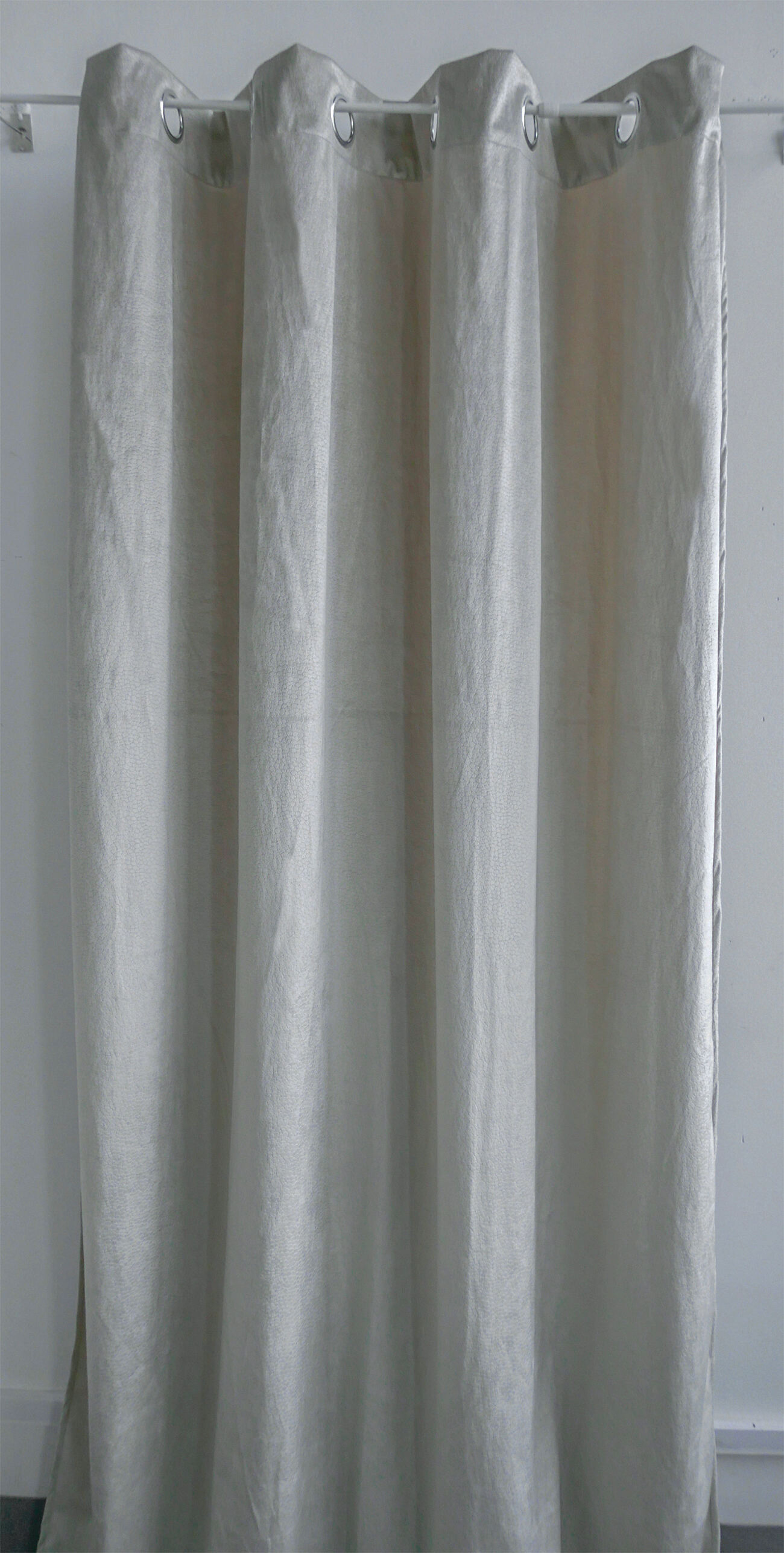 Ultrosonic Embossed velvet Eyelet curtains manufacture