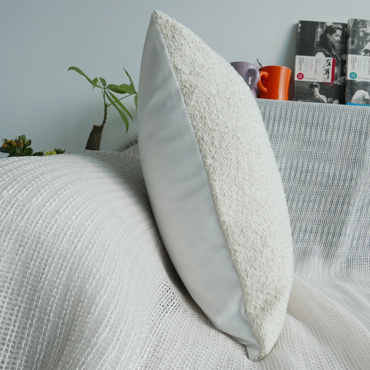 2023 best-selling pillows in pure white color manufacture