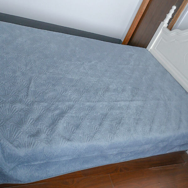 3. Innovations in Bed Throw Blankets