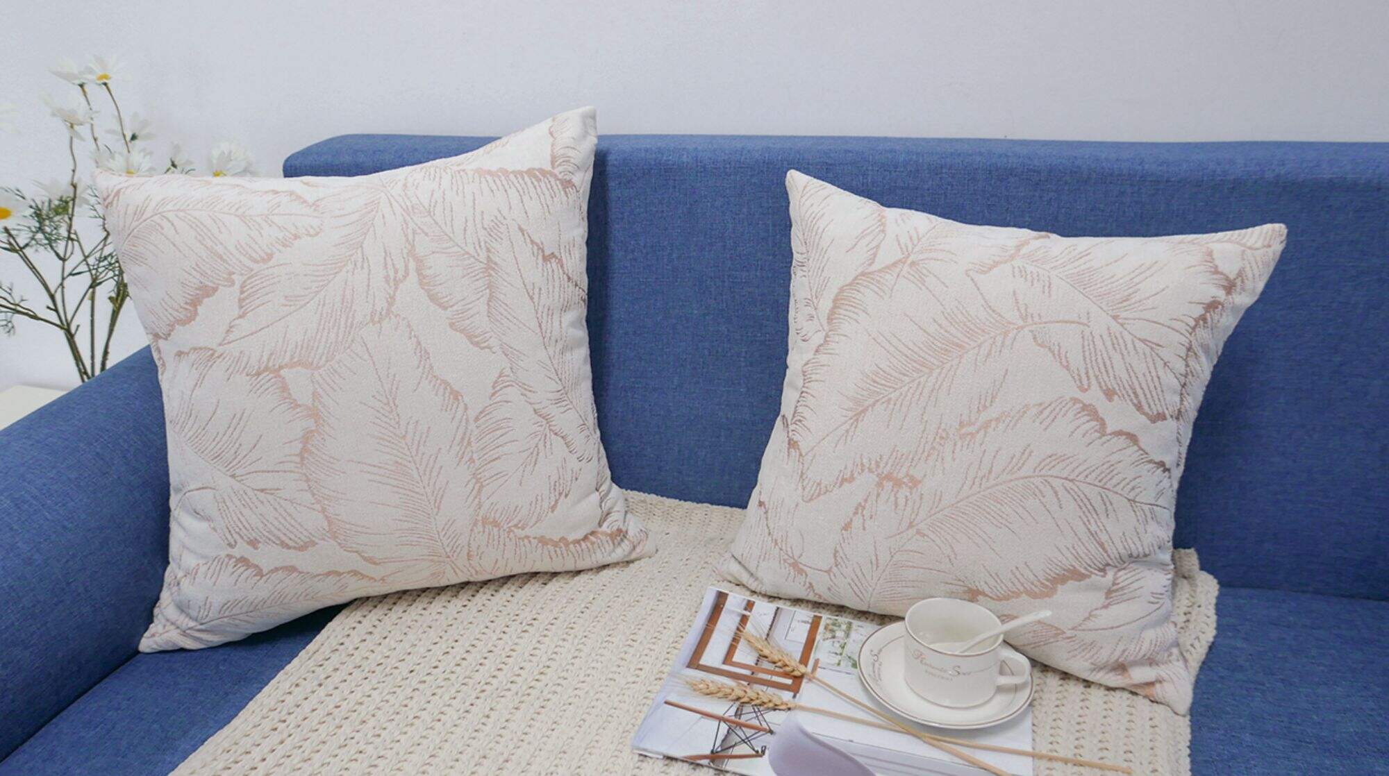 Jacquard cushion cover