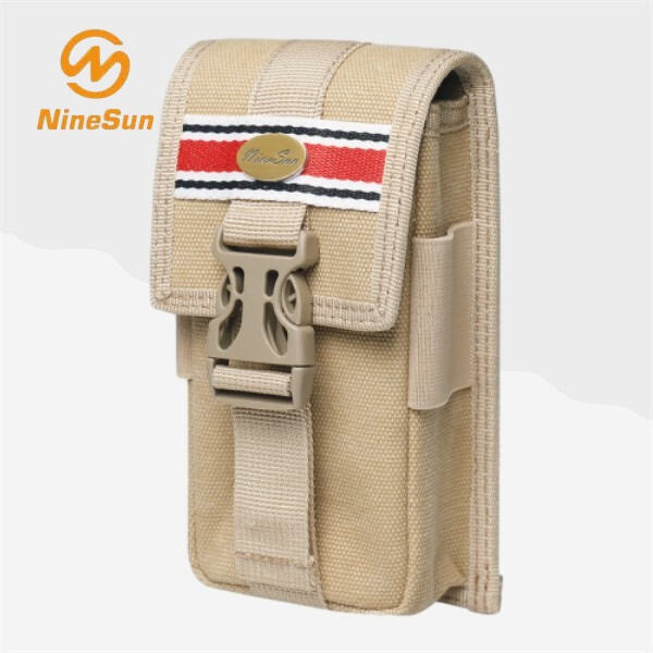 Dites adieu à la fouille dans votre sac grâce à une pochette multi-outils