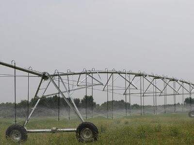 How Pivot Irrigation Structures Are Configured for Different Crop Layouts