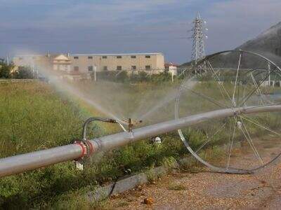 Types of Traveling Irrigators: Hose Reel vs. Boom vs. Gun