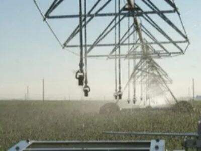How Center Pivots Impact Soil Health and Nutrient Retention