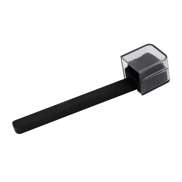 Verwijder stof, vuil en opbouw om de levensduur van je stylus te verlengen.