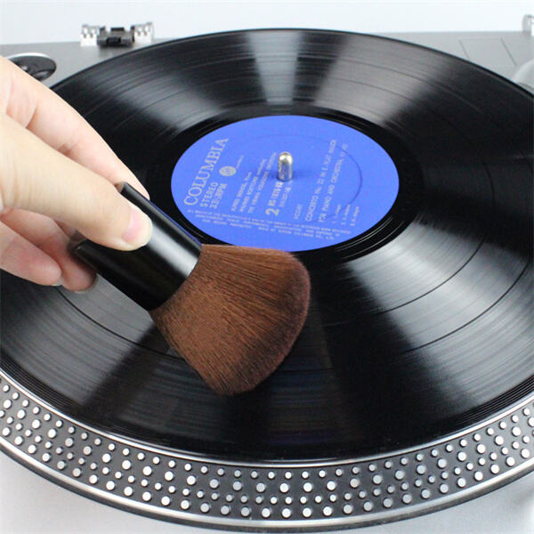 Migliora il tuo spazio con l'aspetto moderno e lineare del vinile a spazzola aago