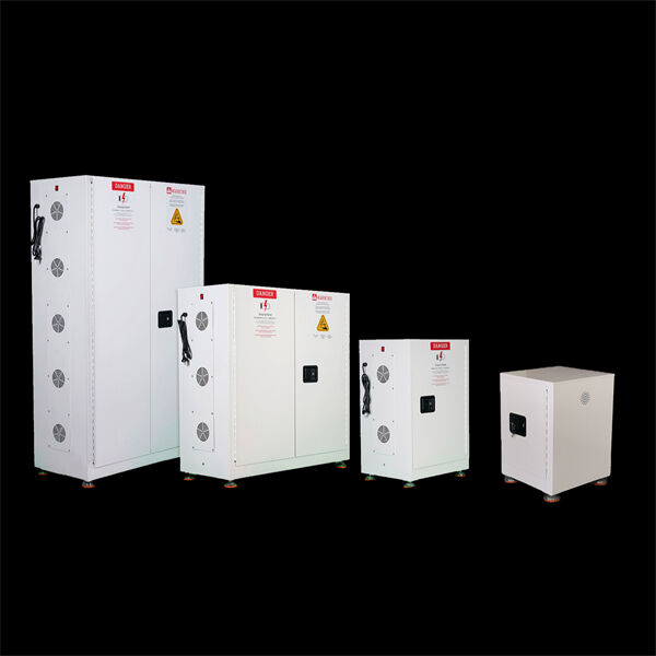 外部バッテリーキャビネットでデバイスを常に充電して準備を整えましょう。