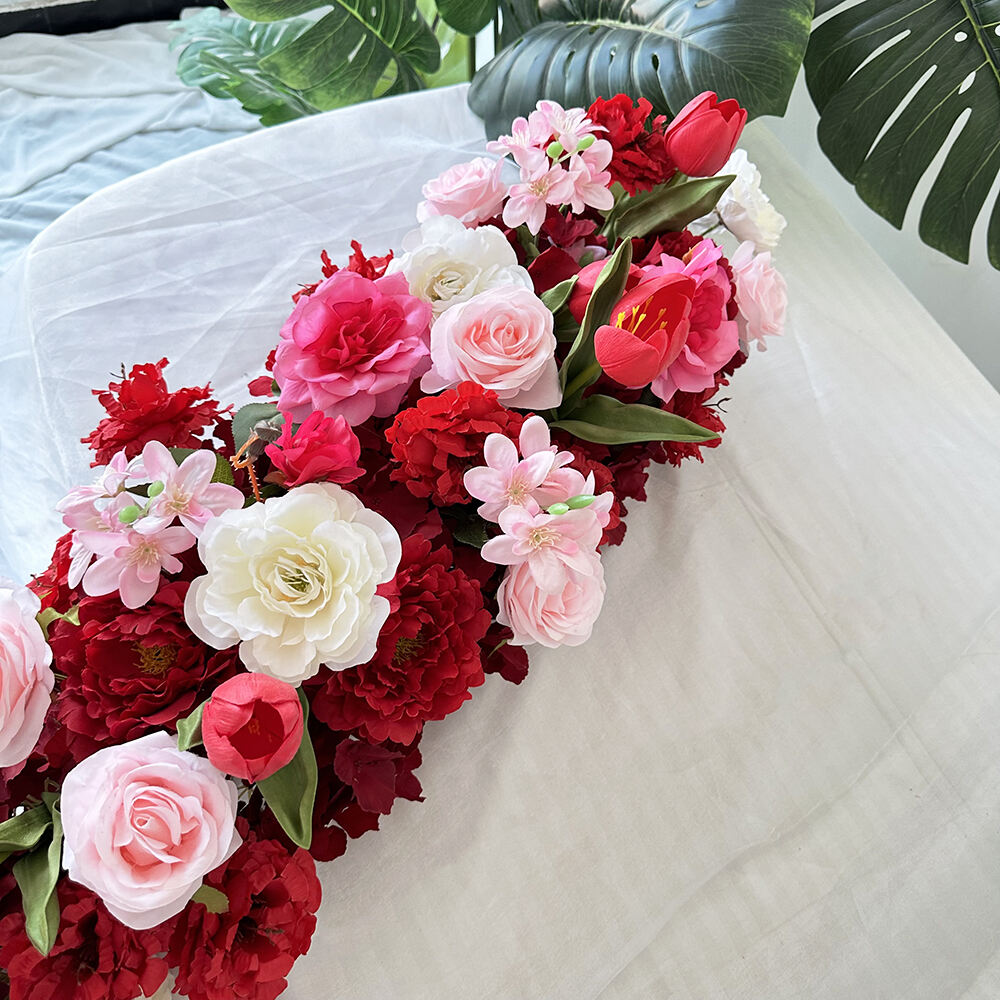 High Quality Customizable Artificial Roses Tulips Table Runners Red Wedding Decorations for Halloween New Year Valentine's Day supplier