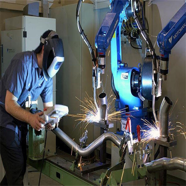 The Benefits of Implementing a Smart Vision Robotic Welding System in the Workplace