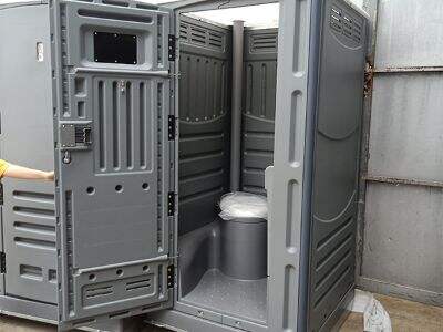 What Materials Ensure Longevity in Commercial Mobile Toilets?
