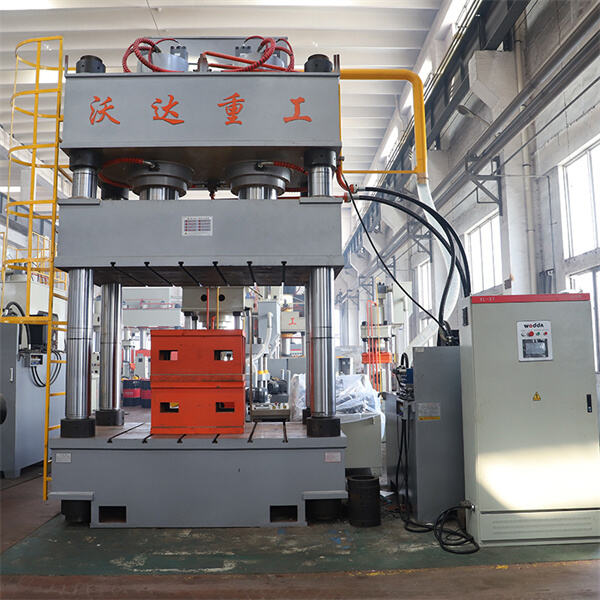 SMC方式による水タンク製造機